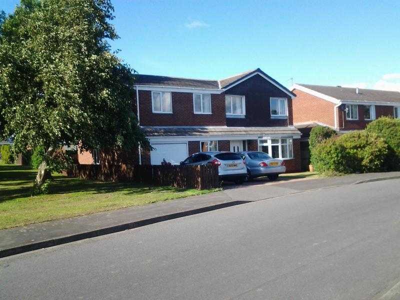 4 bedroom detached house in County Durham with garage and driveway for 2 further cars.