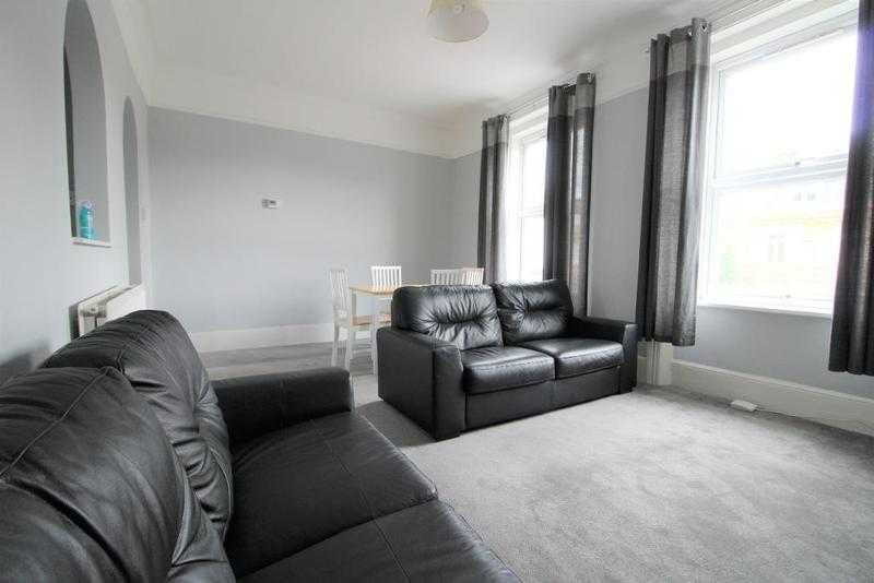 4 bedroom flat in Ewell Rd