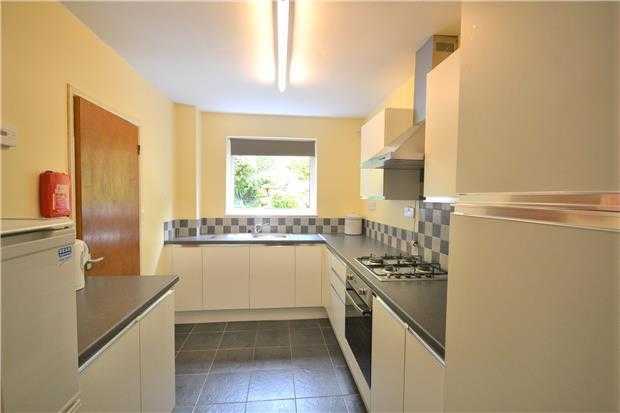 4 bedroom house in Bath