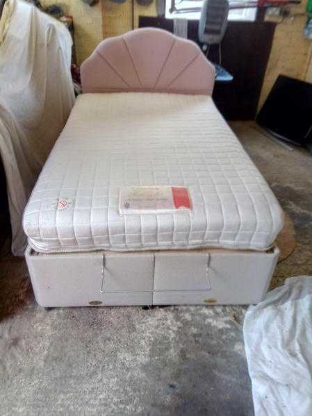 4 foot wide electrically operated adjustable bed