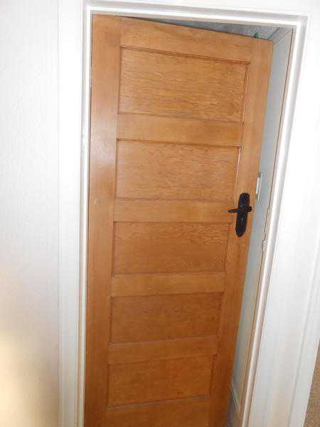 4 matching old pine doors