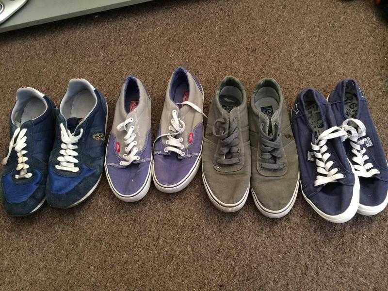 4 pairs of trainerspumps