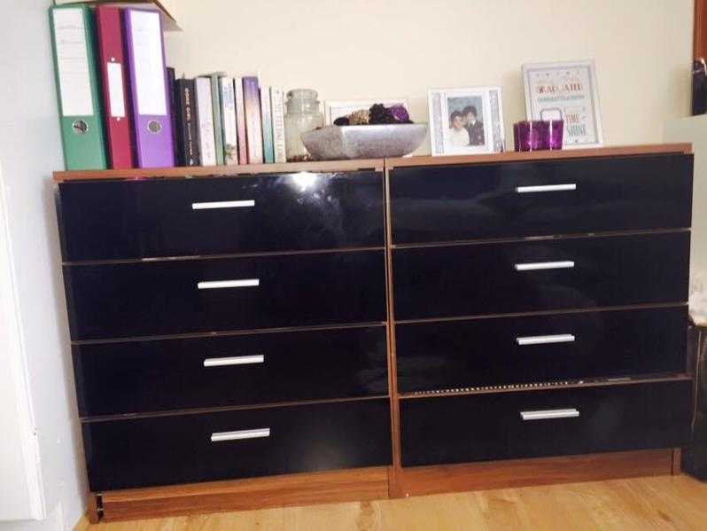 4 piece bedroom furniture set in black- very good condition.