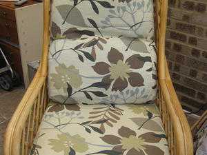 4 wicker chairs