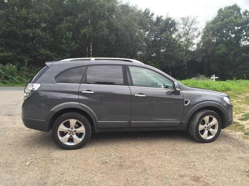 4 X 4 Chevrolet Captiva LTZ 2011 -diesel, top of the range