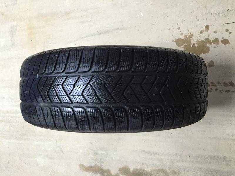 4 x Winter tyres size 2356018