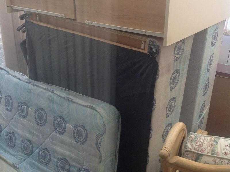 4039double bed with draws