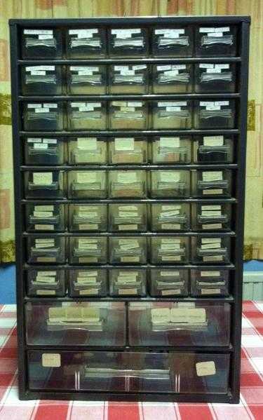 43 MIXED DRAWER METAL CABINETS INC. SOME DIVIDERS