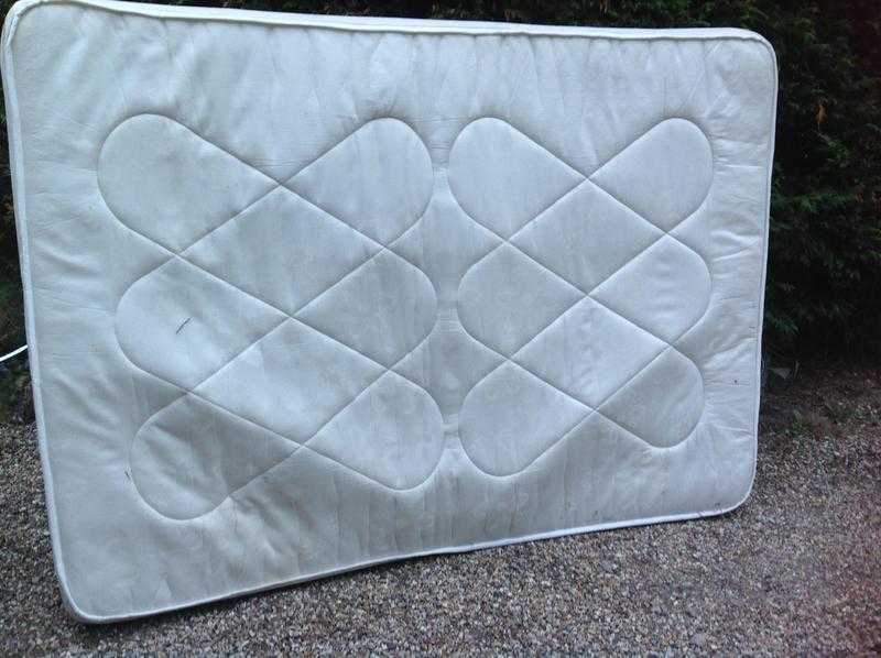 4.6 ft de luxe mattress