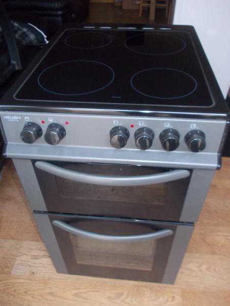 49cm Ceramic top Electric cooker only 13 months old nice condition .delivery possible