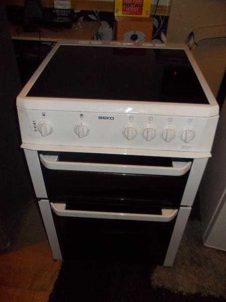 59cm Beko, Electric, Freestanding cooker seperate grill ceramic hob in vgc .delivery possible