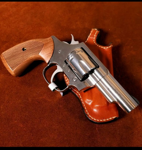  Handgun, Revolvers, Pistols