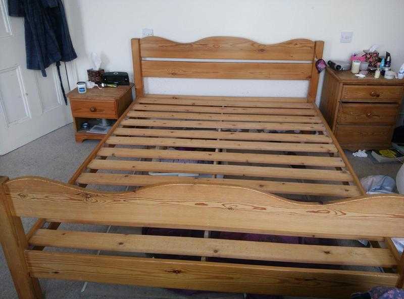 5ft kingsize pine bed with mattress