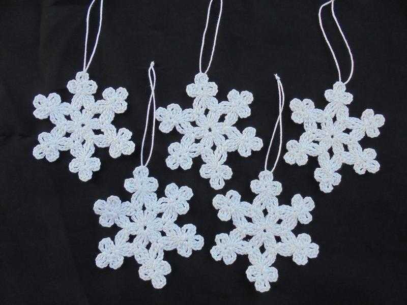 5x handmade crochet snowflakes, 8 cm diameter, 100 Cotton