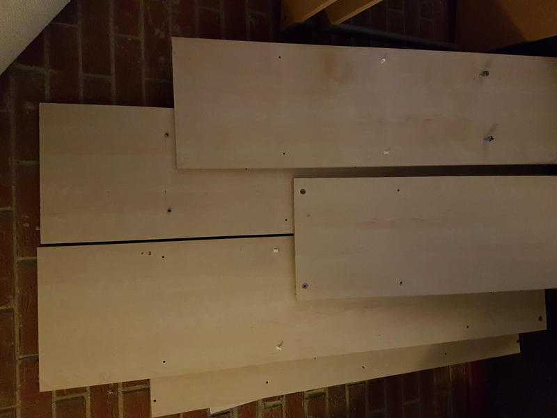 5x solid wooden shelves