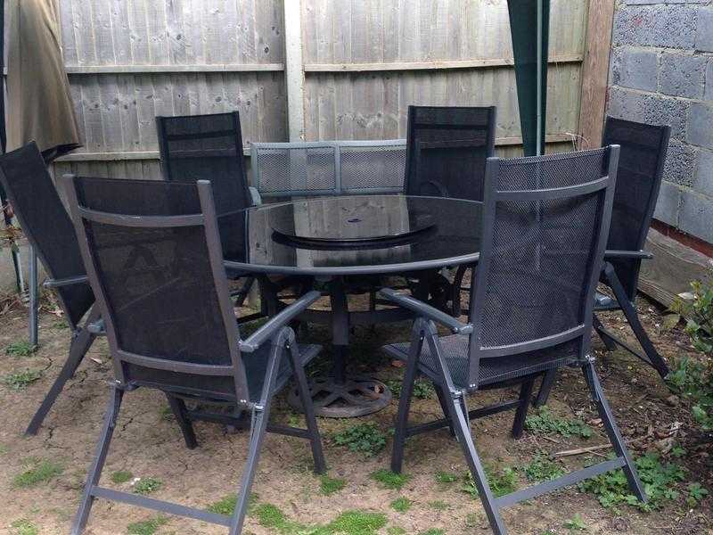 6 seat garden table and chairs