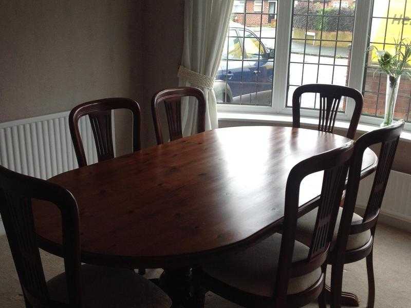 6 seater dining table and dresser