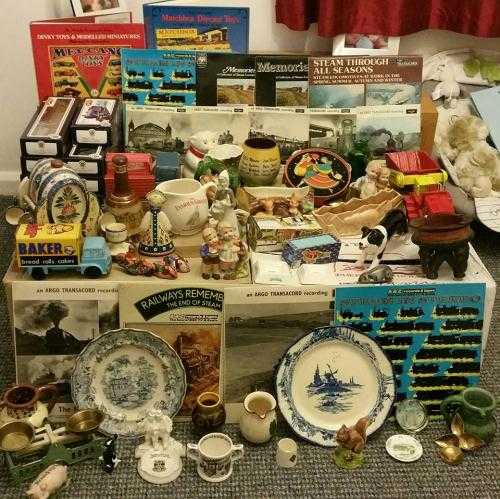 80.00 ONO for the Job Lot - 3 BIG Boxes of assorted antiques and vintage items