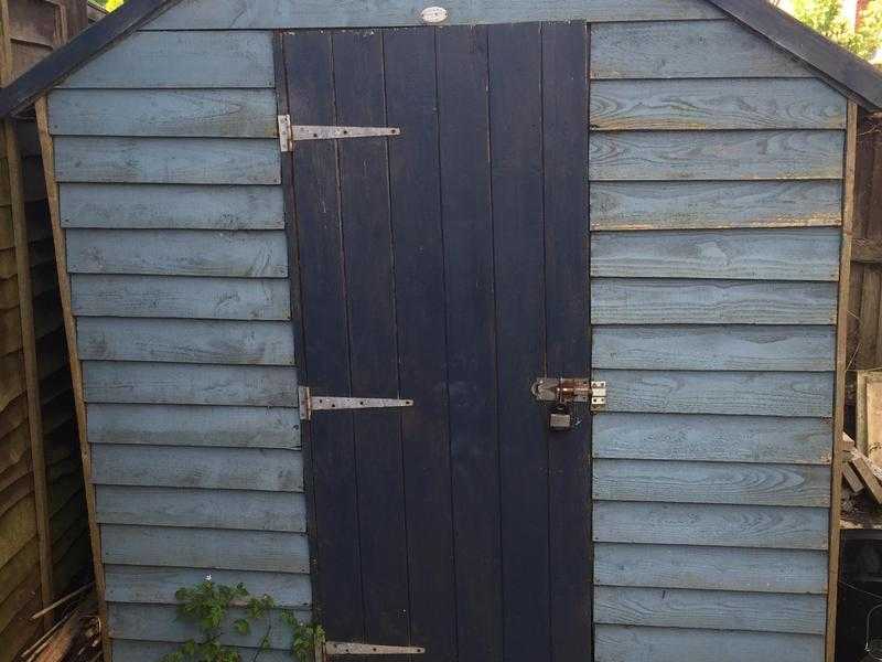 8ft by 6ft shed good condition