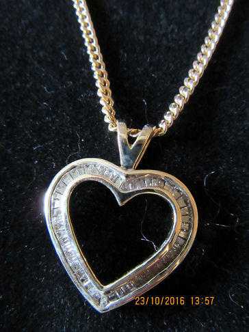 9 ct gold diamond heart