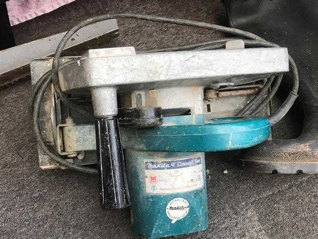 9 inch Makita circular saw