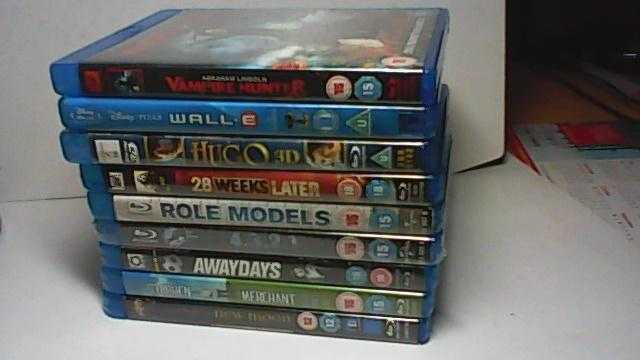 9 x BLU RAY FILMS-AWAYDAYS-4.3.2.1.-ROLE MODELS-28 DAYS LATER-HUGO 3D-WALL E-VAMPIRE HUNTER