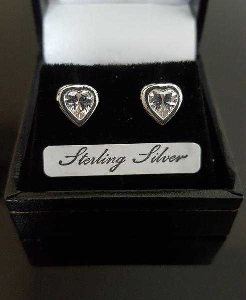 925 STERLING SILVER 6MM CZ HEART STUD EARRING...RRP 25