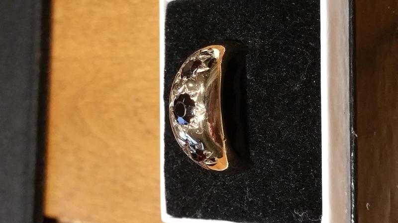 9ct Gold Garnet Ring - Size 039N