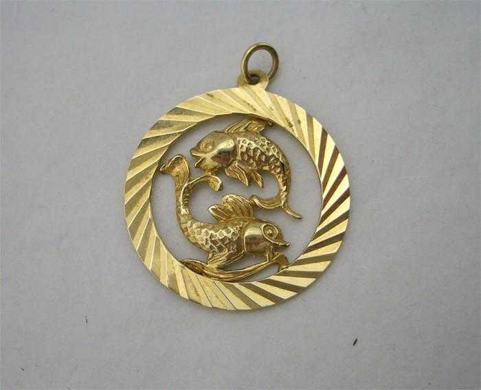 9ct GOLD HALLMARKED PISCES TWIN FISH CHARM ROUND DIAMOND CUT HOROSCOPE BIRTH STAR SIGN