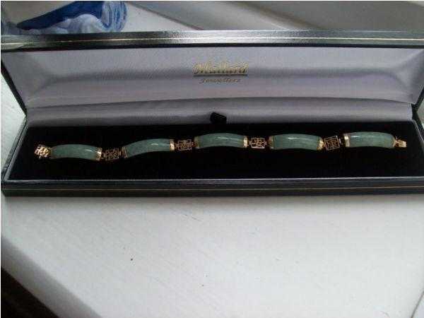 9ct gold jade bracelet