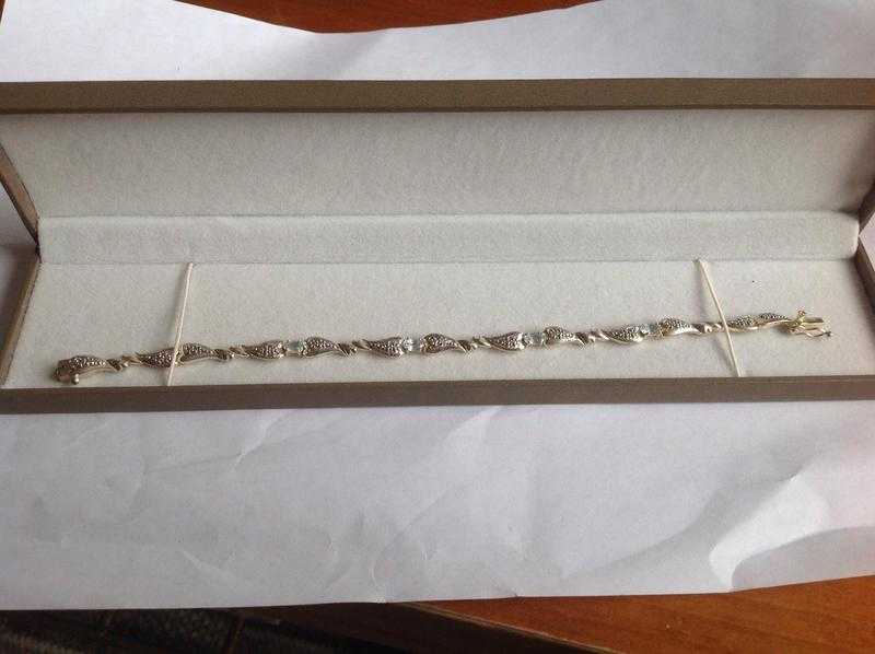 9ct gold on silver topaz bracelet