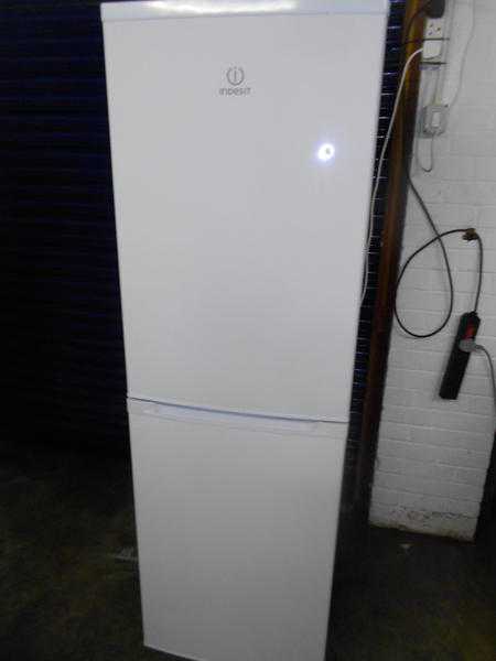 A class indesit fridge freezer in vgc ,seen working .free local delivery