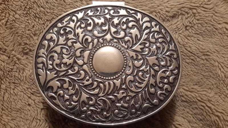 A FABULOUS SILVER TRINKET  KEEP SAKE BOX