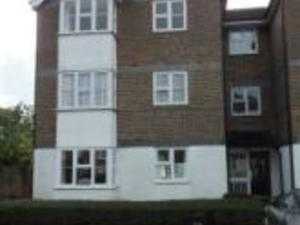 A Large one bedroom flat in the popular Lewes Crescent