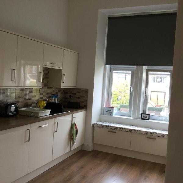 A spacious recently refurbished 2 bed room flat for rent in Mount Florida