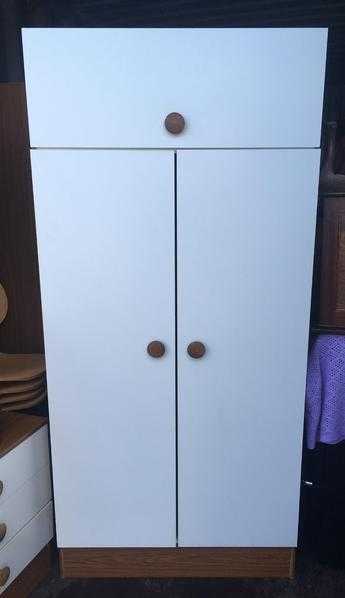 A WHITE amp WOOD EFFECT WARDROBE amp 3 DRAWER CHEST