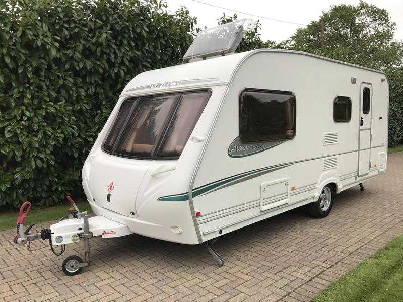 Abbey Aventura 325 4 Berth 2005 Caravan with Side Dinette and End Washroom