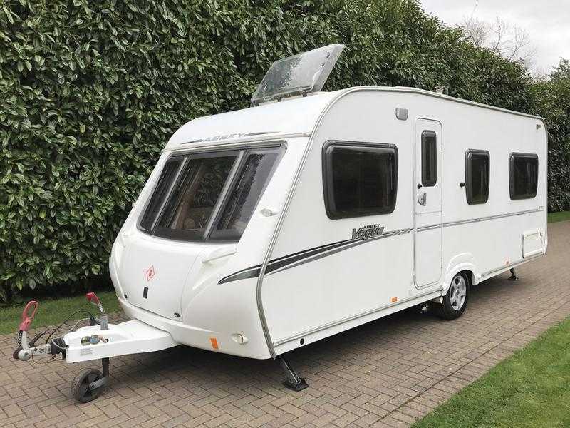 Abbey Vogue 495 2007 4 Berth Caravan with Fixed Bed and Motor Movers