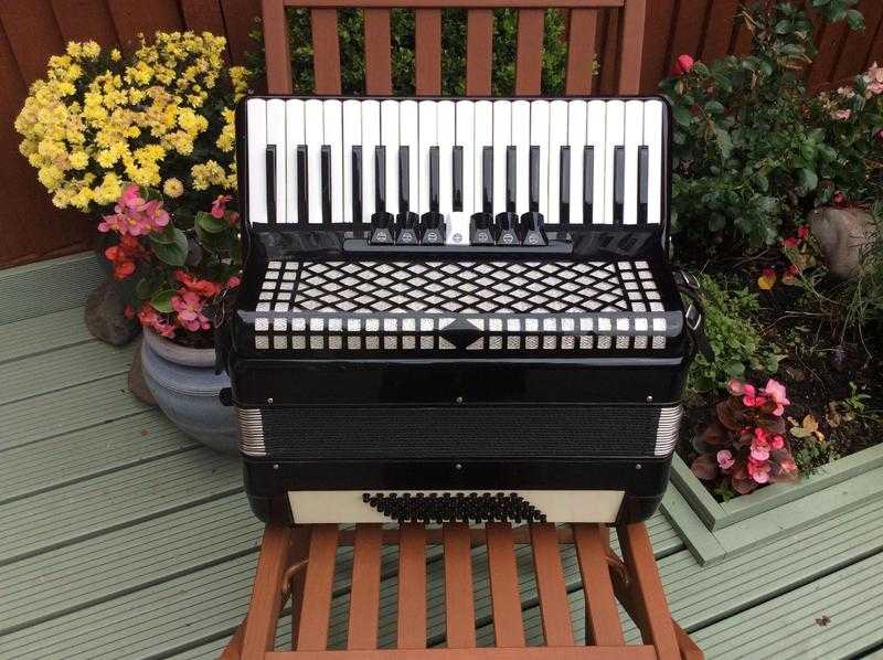 Accordion 72 bass