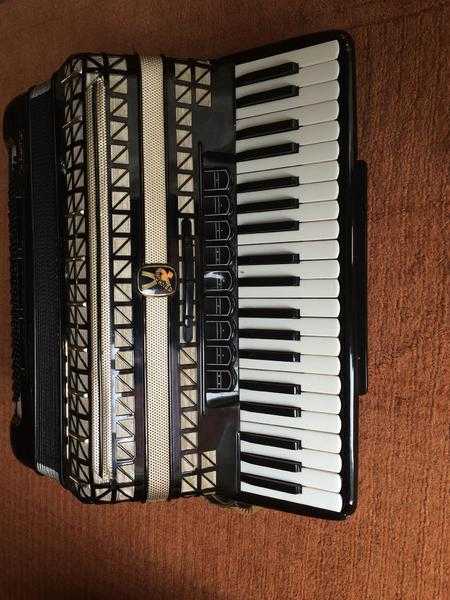 Accordion hohner Atlantic 111 3 voice  120 bass