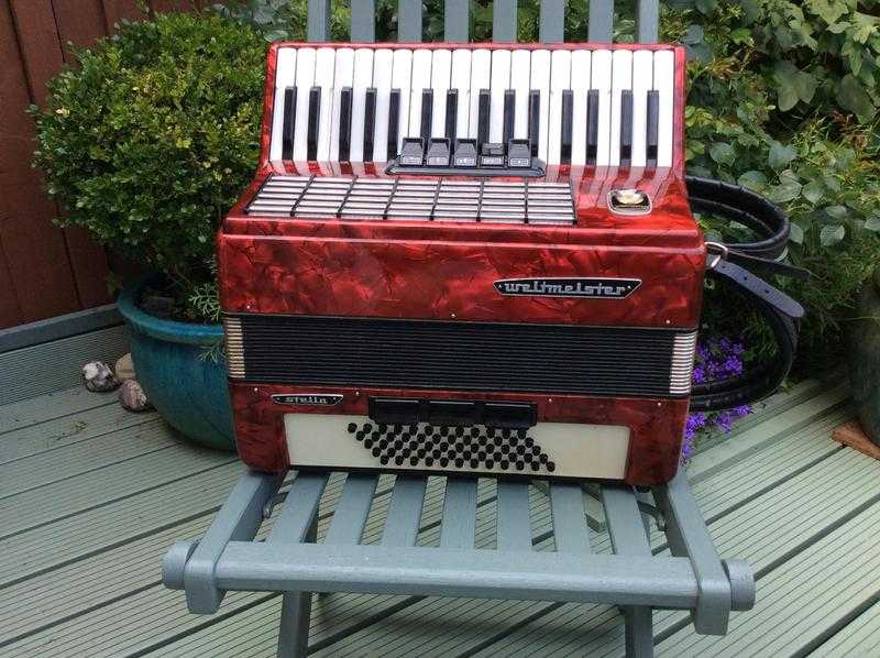 Accordion wanted please cash paid