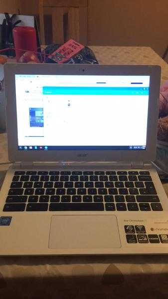 Acer 11 Chromebook in White