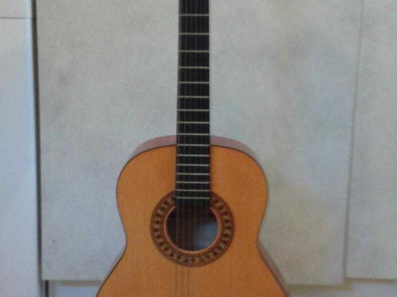 Acoustic guitar 34 size