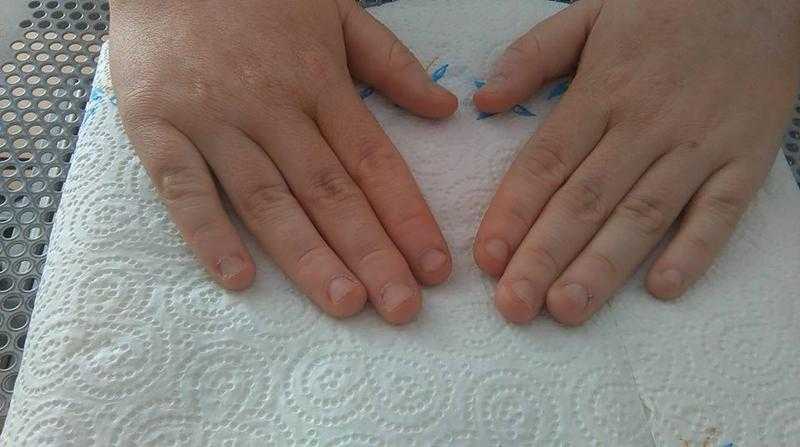 Acrylic,shellac nails,spray tan