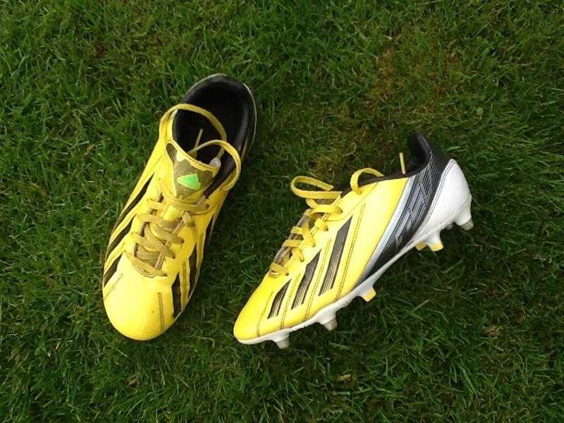 Adidas football blades Size 4 uk