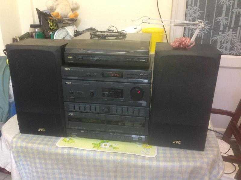 Aiwa music stack system with turn table