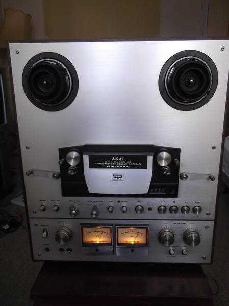 AKAI GX-650D reel-to-reel tape recorder - 3 head3 speed3 motordouble capstan10.5 inch spool size