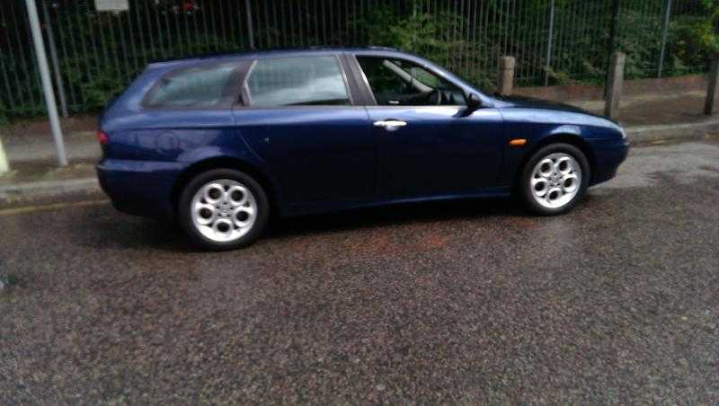 Alfa Romeo 156 2002 full Alfa Romeo service history with leather seats and air conditioned