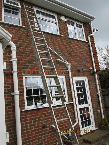 ALUMINIUM LADDER