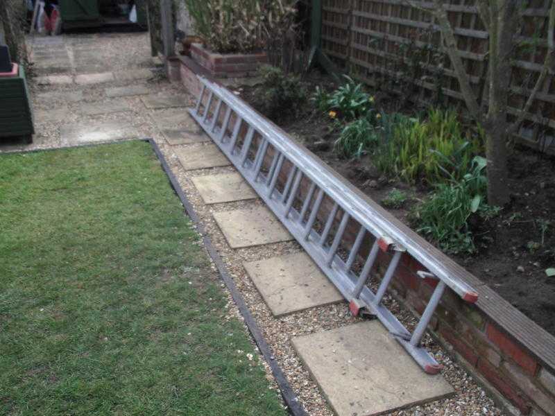 ALUMINIUM LADDERS